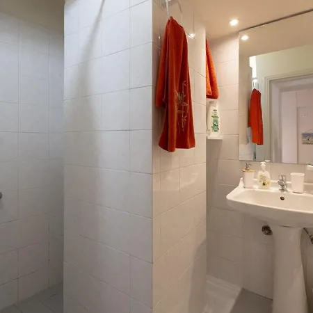 Flat Next To Beach & Venetian Port Appartement