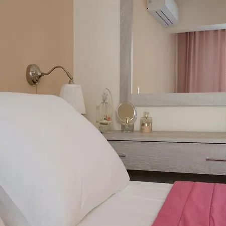 Flat Next To Beach & Venetian Port La Canée
