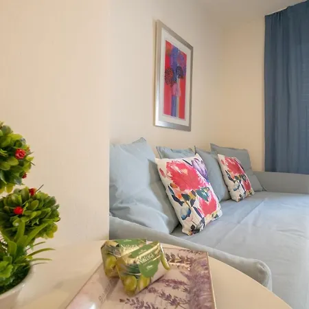 Flat Next To Beach & Venetian Port アパート
