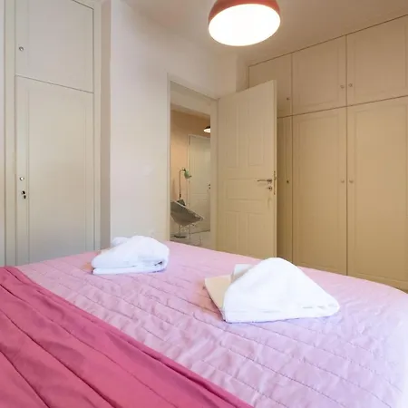 Flat Next To Beach & Venetian Port خانيا